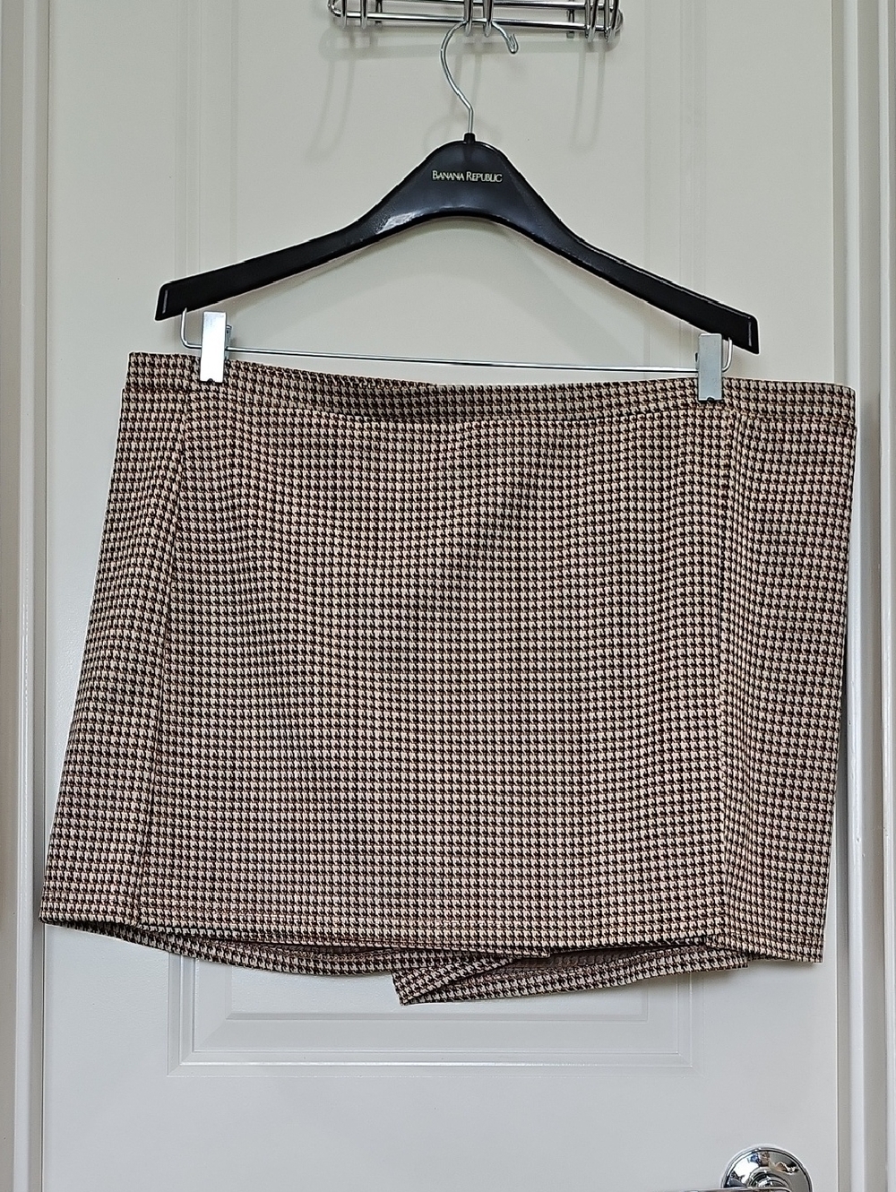 Rachel Brown & Black Houndstooth Skort